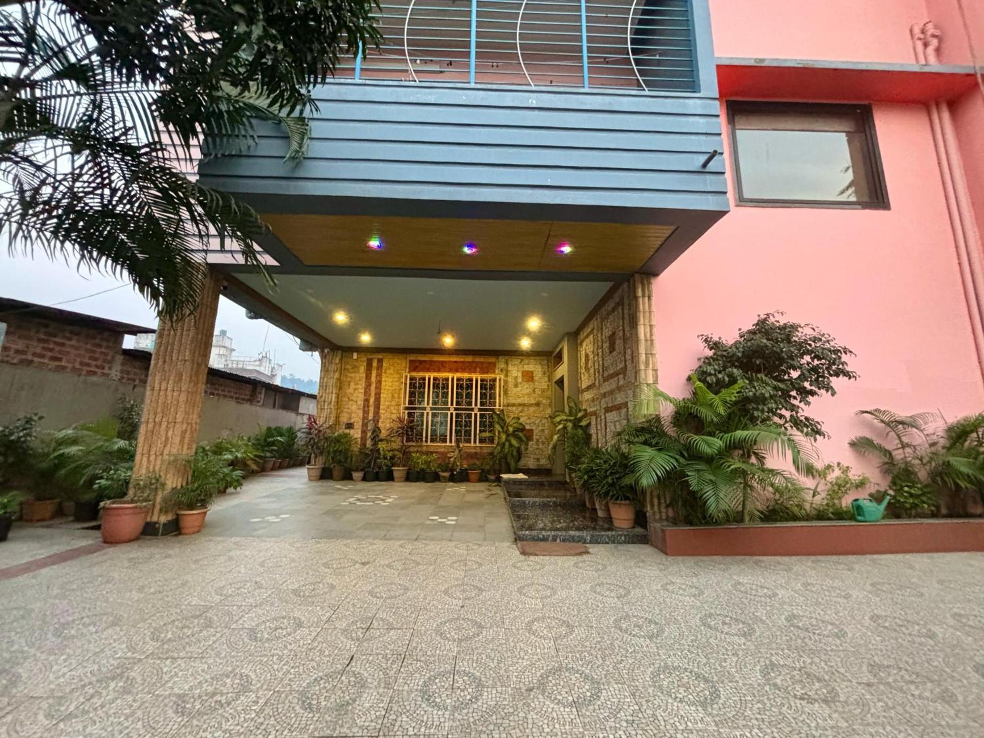 Krishna Shree Guest House غاواهاتي المظهر الخارجي الصورة