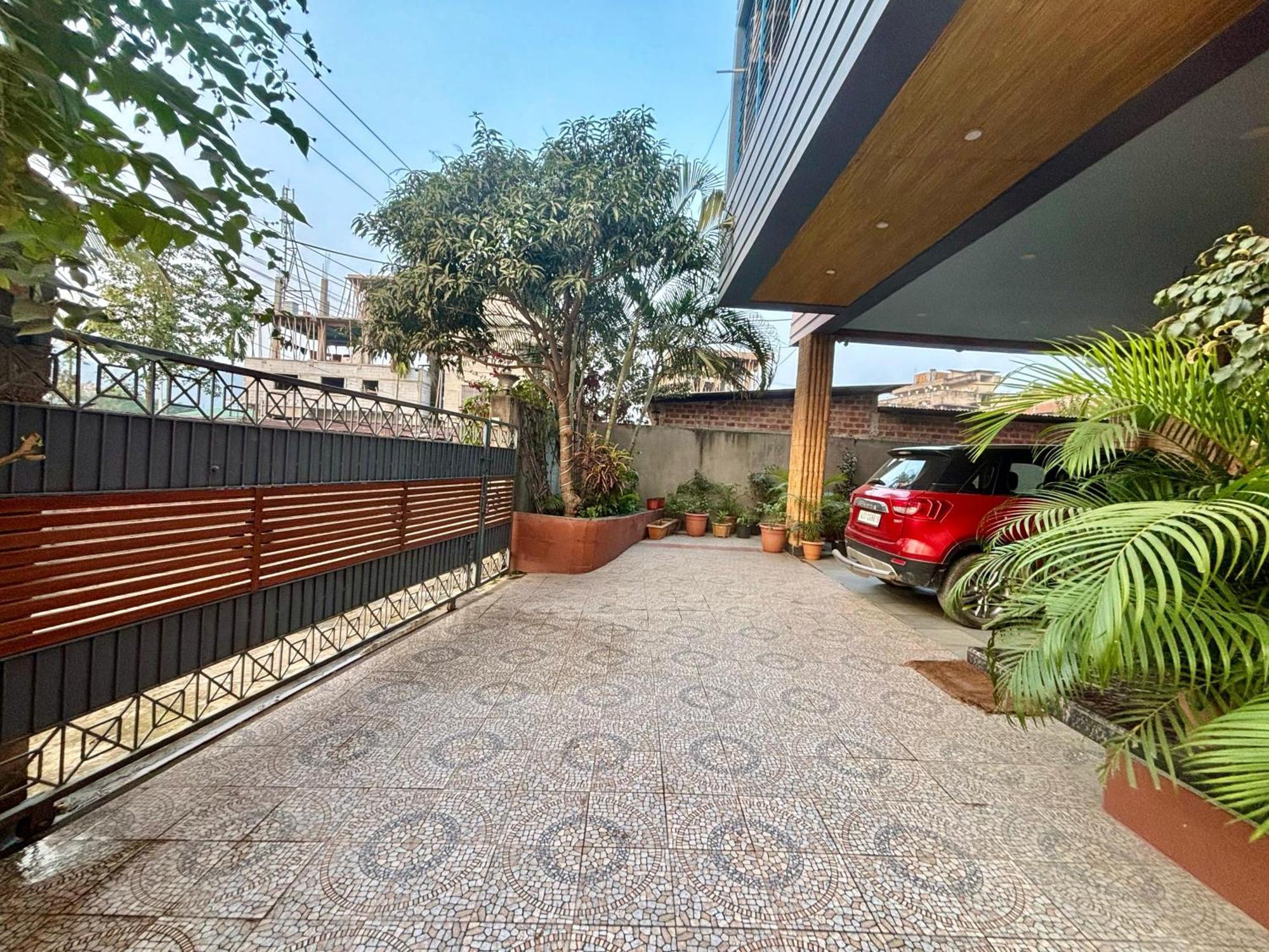 Krishna Shree Guest House غاواهاتي المظهر الخارجي الصورة