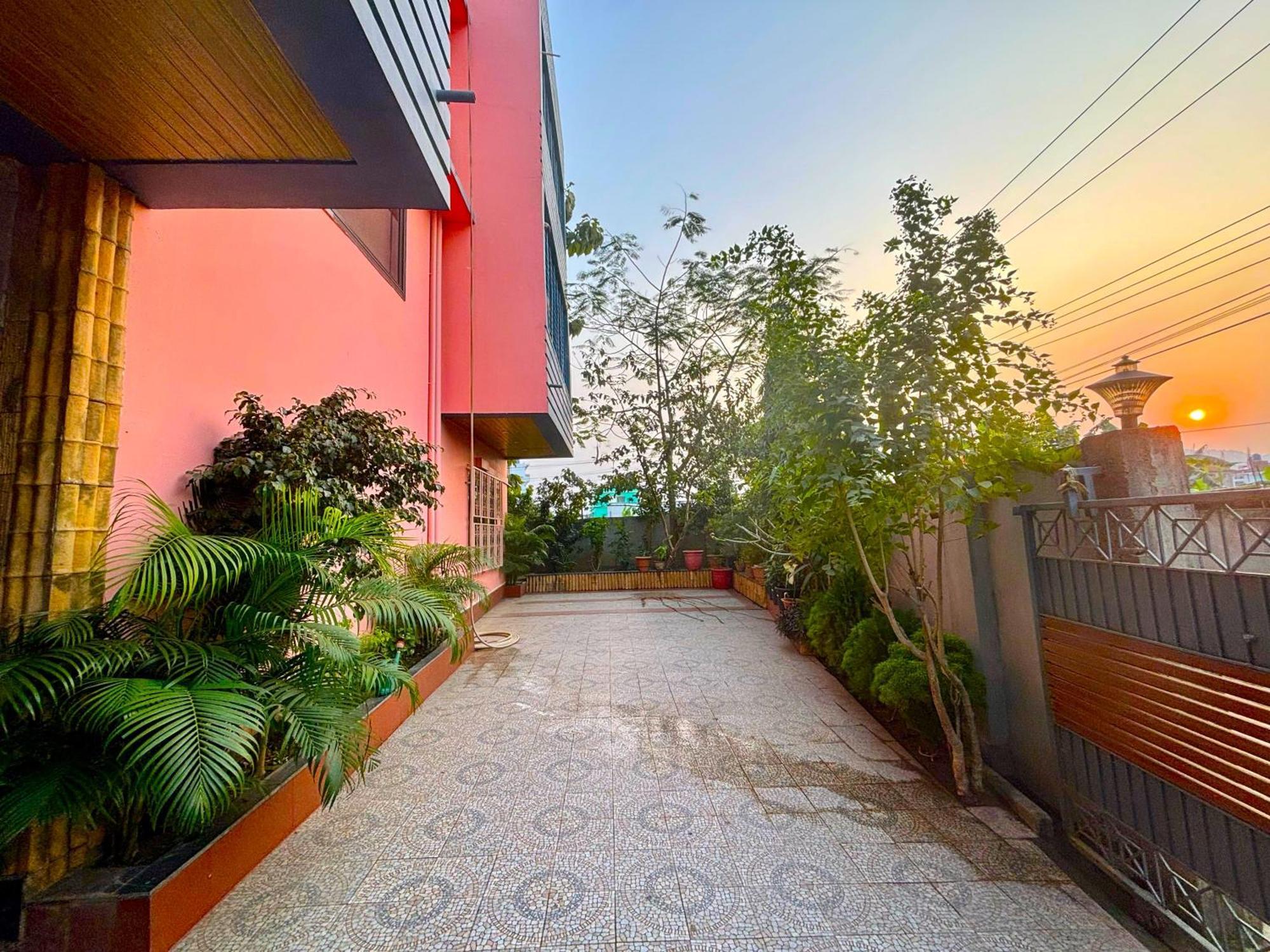 Krishna Shree Guest House غاواهاتي المظهر الخارجي الصورة
